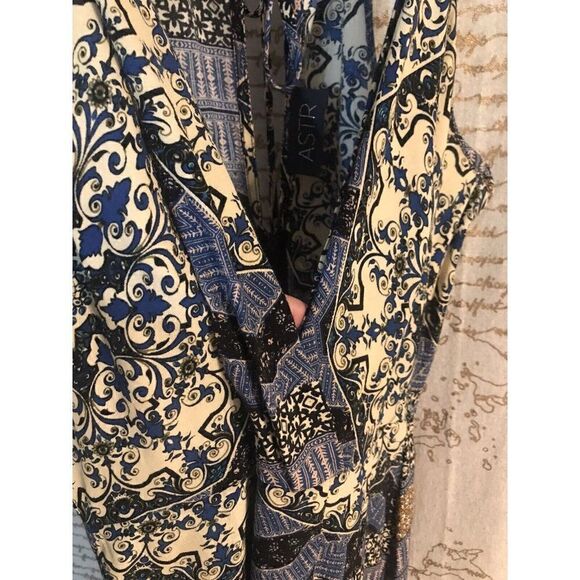 ASTR the Label Blue Maxi Dress Patchwork Floral Long Flowy Boho Festival Large - Picture 4 of 7